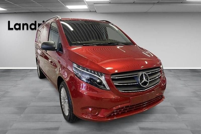 Begagnad Mercedes e-Vito 150 kW (204 HK) 2024 Hyacintröd metallic Minibuss