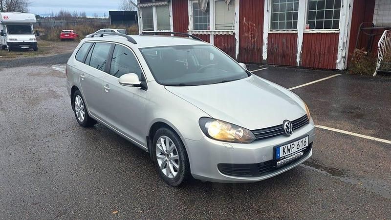 Ljusbrun (brun) Begagnad 2010 VW Golf VI Kombi | 34 900 kr (Bra pris) - Bild 1/4