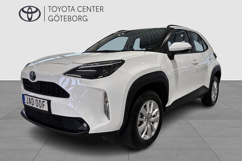 Vit Begagnad 2023 Toyota Yaris Hybrid | 259 900 kr (Marknadspris) - Bild 1/2