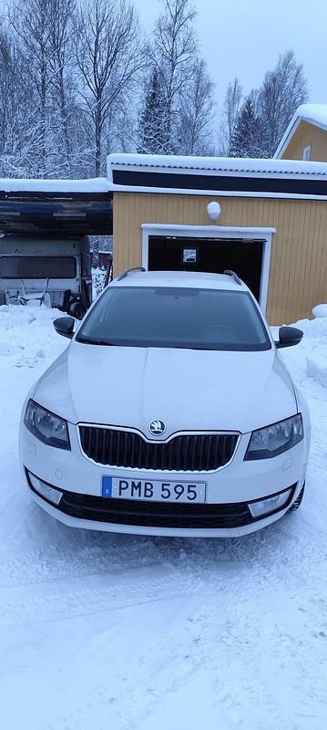 Begagnad 2014 Skoda Octavia Kombi | 55 000 kr (Superpris) - Bild 1/4