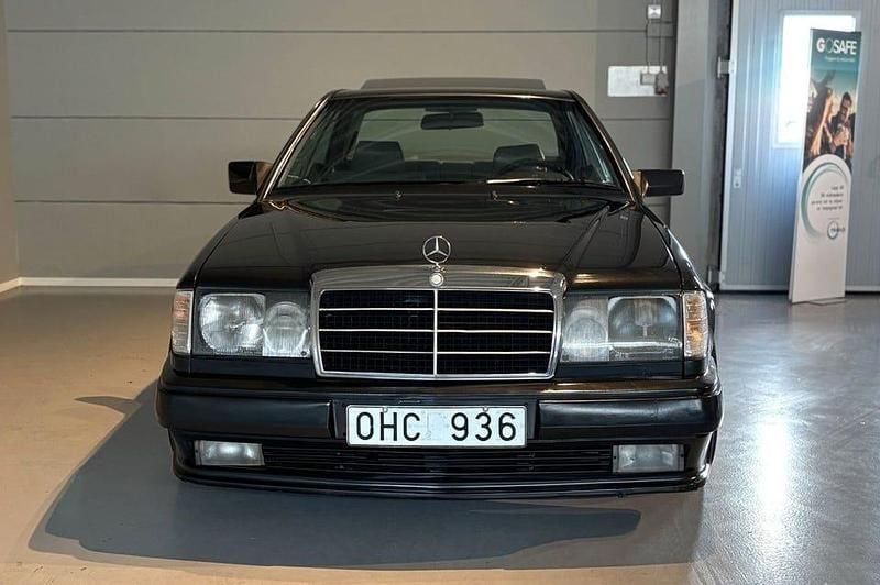 Begagnad Mercedes E300 180 HK (132 kW) 1990 Mörkgrå Sportkupé
