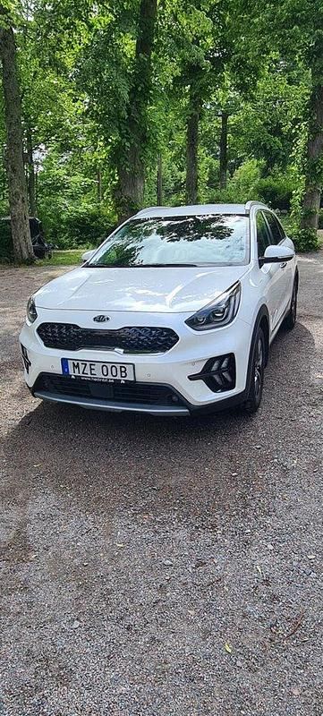 Vit Begagnad 2020 Kia Niro 2 SUV | 218 000 kr (Marknadspris) - Bild 1/4