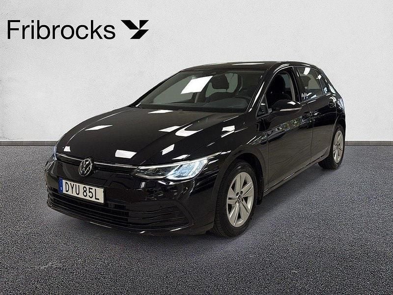 Svart Begagnad 2022 VW Golf VIII Halvkombi | 209 900 kr (Marknadspris) - Bild 1/4