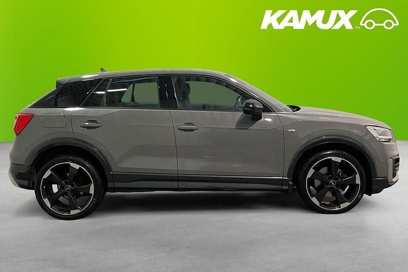 Begagnad Audi Q2 S-Line 150 HK (110 kW) 2018 Silver/grå SUV