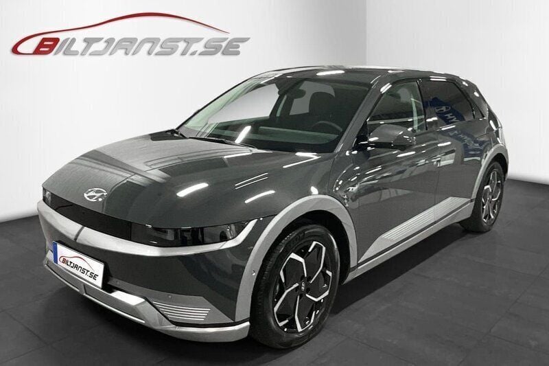 Grå Begagnad 2023 Hyundai Ioniq 5 Advanced SUV | 489 900 kr - Bild 1/4