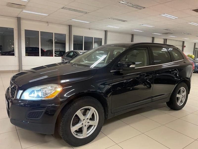 Svart Begagnad 2013 Volvo XC60 Momentum SUV | 134 500 kr (Bra pris) - Bild 1/4