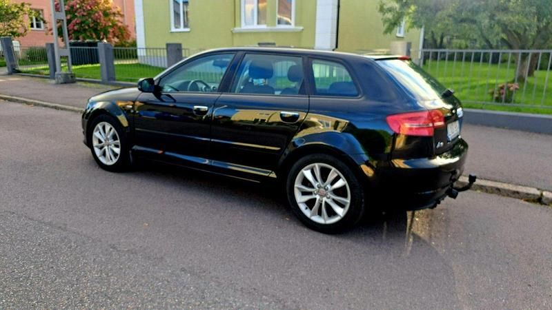 Svart Begagnad 2013 Audi A3 Sportback Halvkombi | 50 000 kr (Superpris) - Bild 1/2