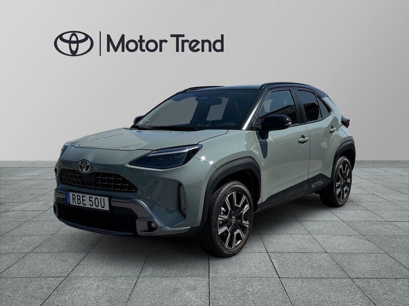 Grön Ny 2024 Toyota Yaris Cross Edition SUV | 399 000 kr (Dyr) - Bild 1/4
