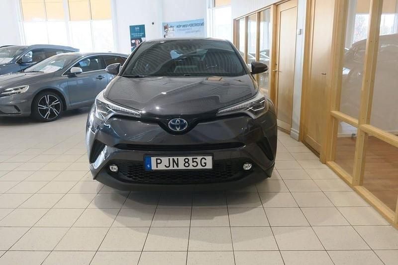 Begagnad Toyota C-HR Executive 122 HK (89 kW) 2019 Mörkgrå SUV