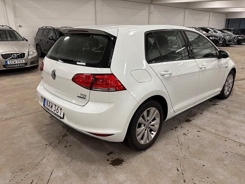 Begagnad VW Golf VII 110 HK (80 kW) 2015 Vit Halvkombi