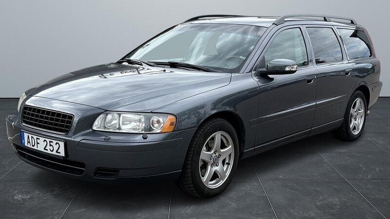 Grå Begagnad 2006 Volvo V70 Kombi | 49 900 kr - Bild 1/4