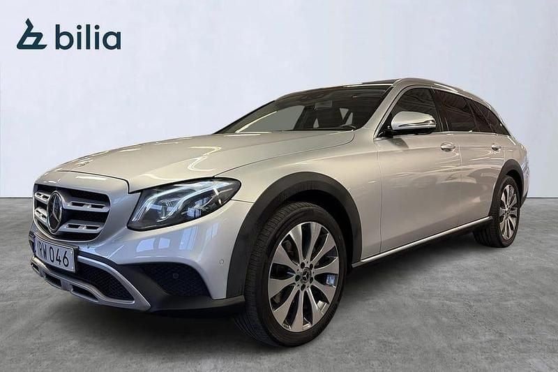 Silver Begagnad 2018 Mercedes E220 SUV | 329 000 kr (Superpris) - Bild 1/4