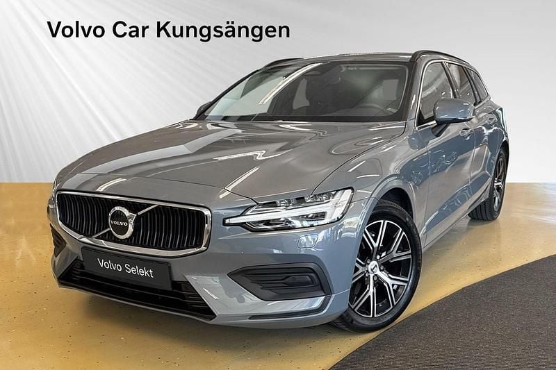 Grå Begagnad 2022 Volvo V60 Core Kombi | 309 900 kr (Bra pris) - Bild 1/3