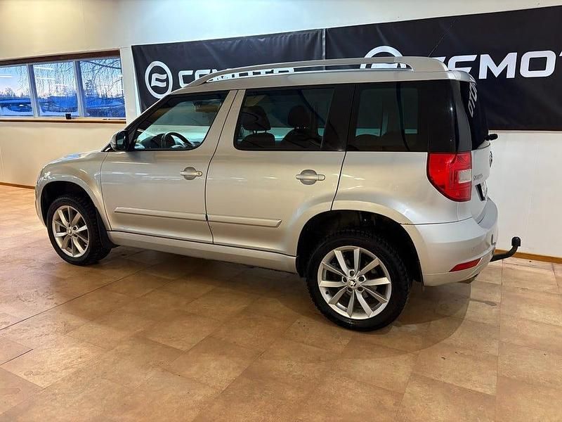 Begagnad Skoda Yeti 122 HK (89 kW) 2014 Silver SUV