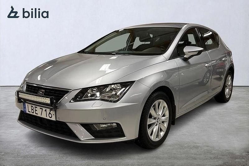 Silver Begagnad 2017 Seat Leon Style Halvkombi | 109 900 kr (Marknadspris) - Bild 1/3