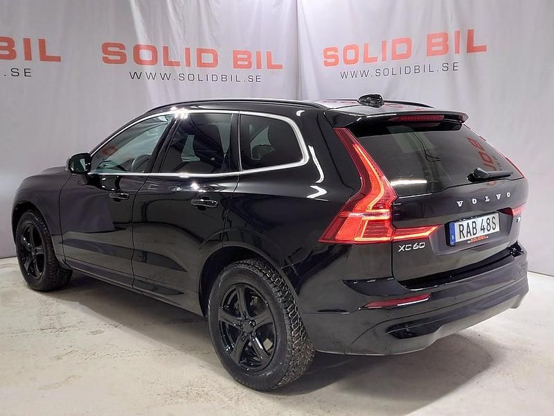 Begagnad Volvo XC60 Core 197 HK (144 kW) 2022 Svart SUV