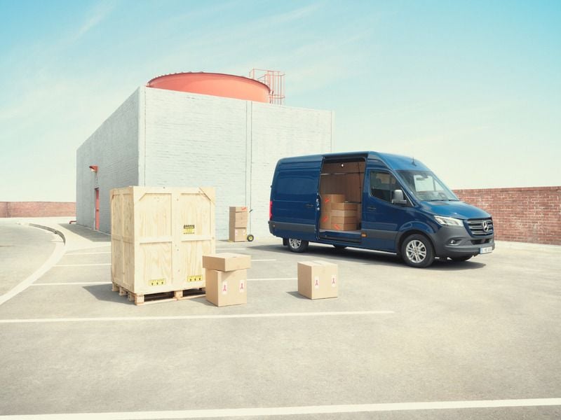 Begagnad Mercedes Sprinter 170 HK (125 kW) 2024 Van