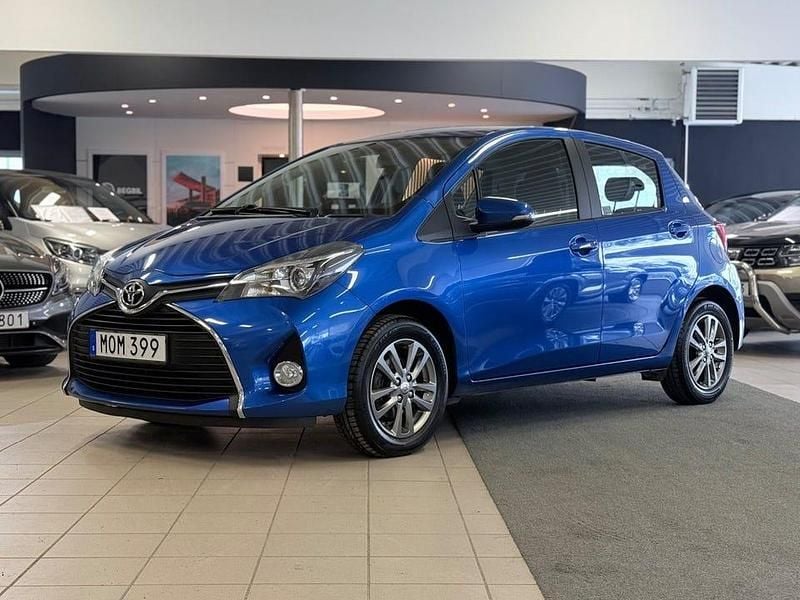 Begagnad Toyota Yaris Active 99 HK (72 kW) 2014 Blå Halvkombi