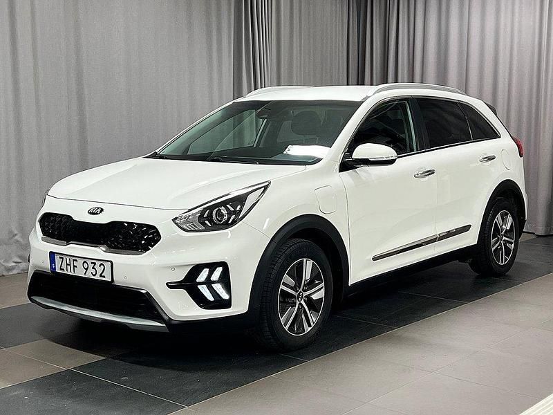 Vit Begagnad 2020 Kia Niro Advance SUV | 209 900 kr (Marknadspris) - Bild 1/4
