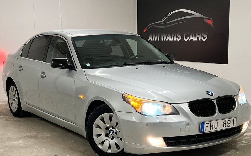 Ljusgrå (grå) Begagnad 2007 BMW 525 Sedan | 64 900 kr (Lite dyr) - Bild 1/4