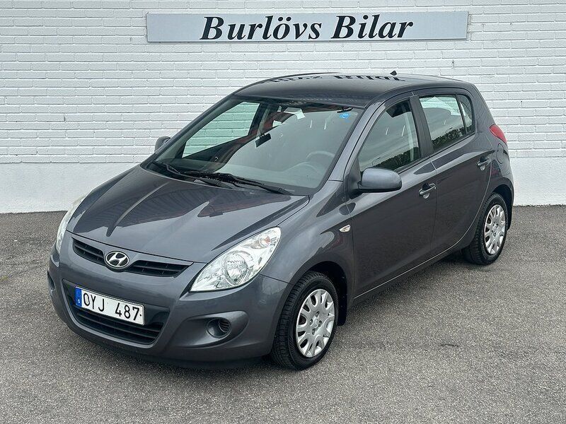 Mörkgrå Begagnad 2011 Hyundai i20 Select Halvkombi | 36 800 kr (Lite dyr) - Bild 1/4