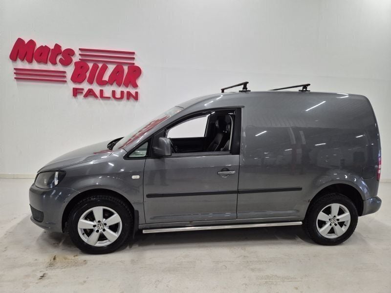 Mörkgrå (mgrå) Begagnad 2015 VW Caddy Minibuss | 119 900 kr (Dyr) - Bild 1/4