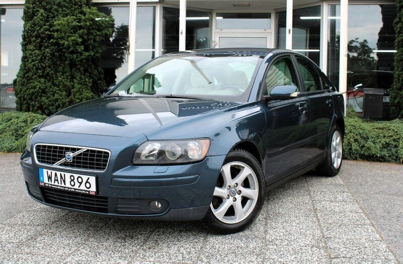 Blå Begagnad 2005 Volvo S40 Kinetic Sedan | 47 900 kr (Dyr) - Bild 1/4