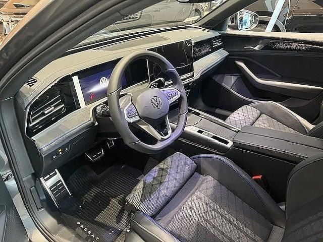 Ny VW Passat R-line 272 HK (200 kW) 2025 Mörkgrå Kombi