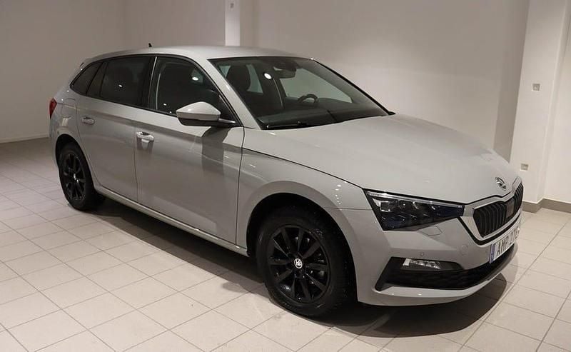 Begagnad Skoda Scala 110 HK (80 kW) 2023 Steel grey Halvkombi