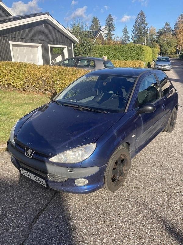 Blå Begagnad 2003 Peugeot 206 GTi Halvkombi | 12 500 kr (Marknadspris) - Bild 1/4