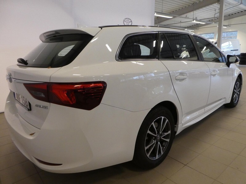Såld Toyota Avensis Kombi 1.8 Euro., begagnad 2016, 4 936