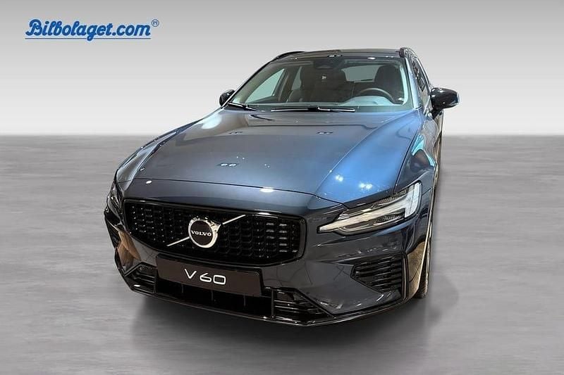 Blå Ny 2025 Volvo V60 Plus Kombi | 554 800 kr - Bild 1/4