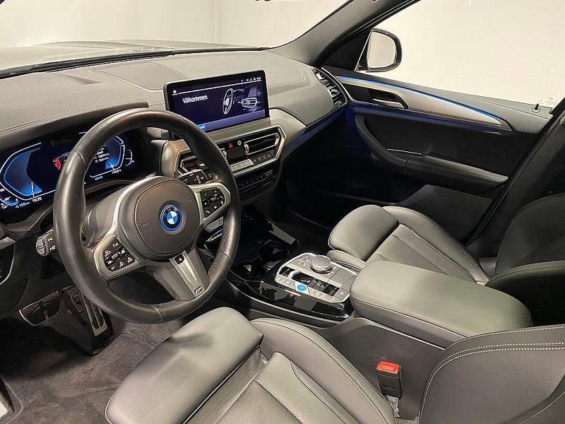 Begagnad BMW iX3 M Sport 210 kW (286 HK) 2024 Svart SUV