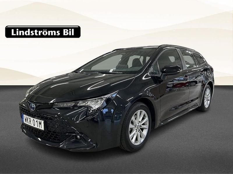 Svart Begagnad 2023 Toyota Corolla Kombi | 267 000 kr (Bra pris) - Bild 1/3