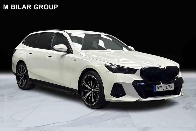 Vit Begagnad 2025 BMW 530e Kombi | 709 000 kr - Bild 1/1