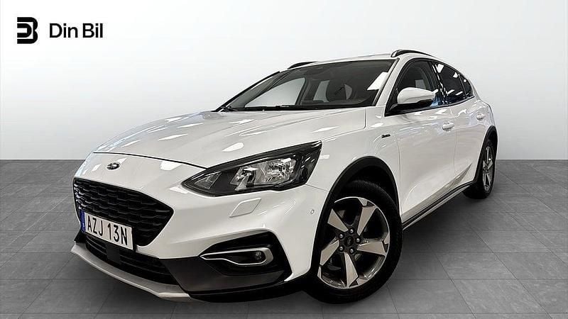 Vit Begagnad 2019 Ford Focus Active Halvkombi | 149 900 kr (Marknadspris) - Bild 1/4