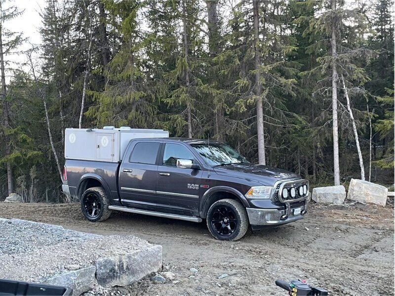 Grå Begagnad 2014 Dodge Ram Pickup | 329 000 kr (Marknadspris) - Bild 1/1