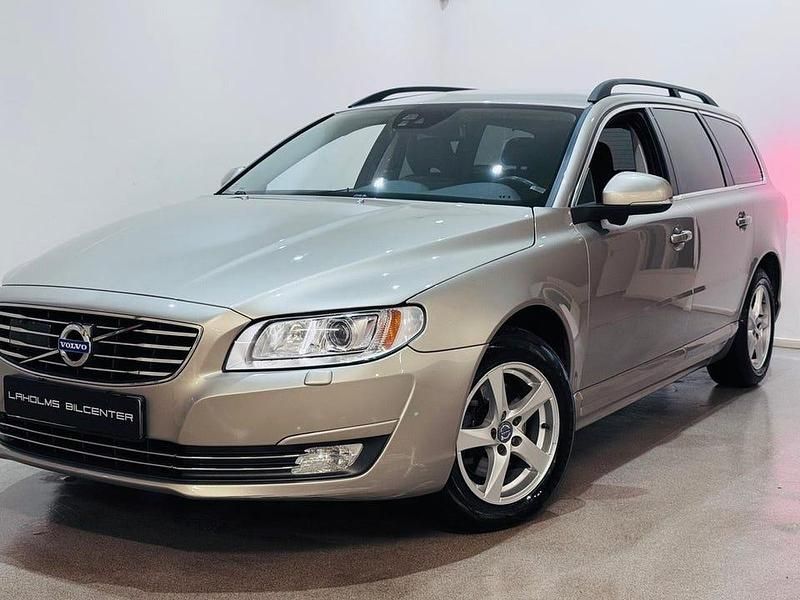 Begagnad Volvo V70 Momentum 150 HK (110 kW) 2016 Brun Kombi
