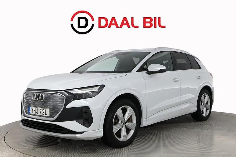 Begagnad Audi Q4 e-tron Advanced 219 kW (299 HK) 2022 Vit SUV