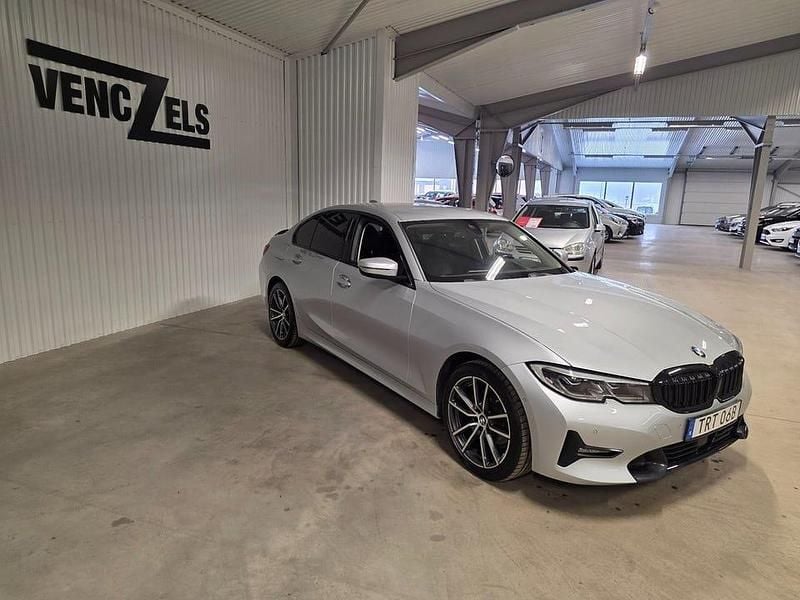Begagnad BMW 320 Sport Line 190 HK (139 kW) 2019 Silver Sedan