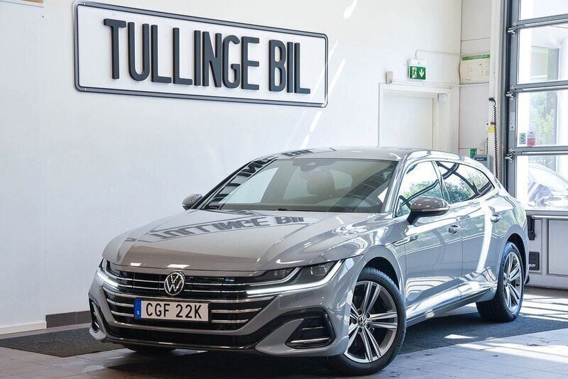 Grå Begagnad 2022 VW Arteon R-line Kombi | 299 800 kr (Bra pris) - Bild 1/4