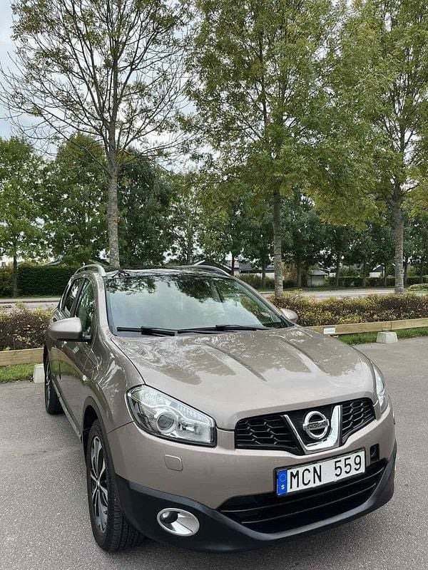 Brun Begagnad 2011 Nissan Qashqai +2 SUV | 65 000 kr (Bra pris) - Bild 1/4