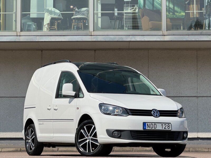 Vit Begagnad 2013 VW Caddy Edition Minibuss | 89 900 kr (Lite dyr) - Bild 1/4