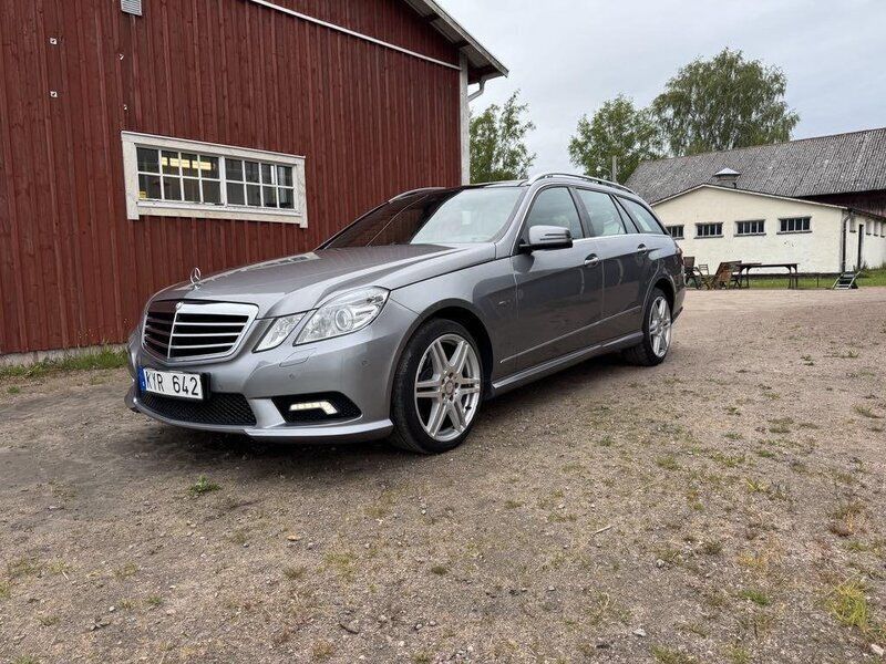 Silver Begagnad 2011 Mercedes E220 AMG Kombi | 129 900 kr (Marknadspris) - Bild 1/4