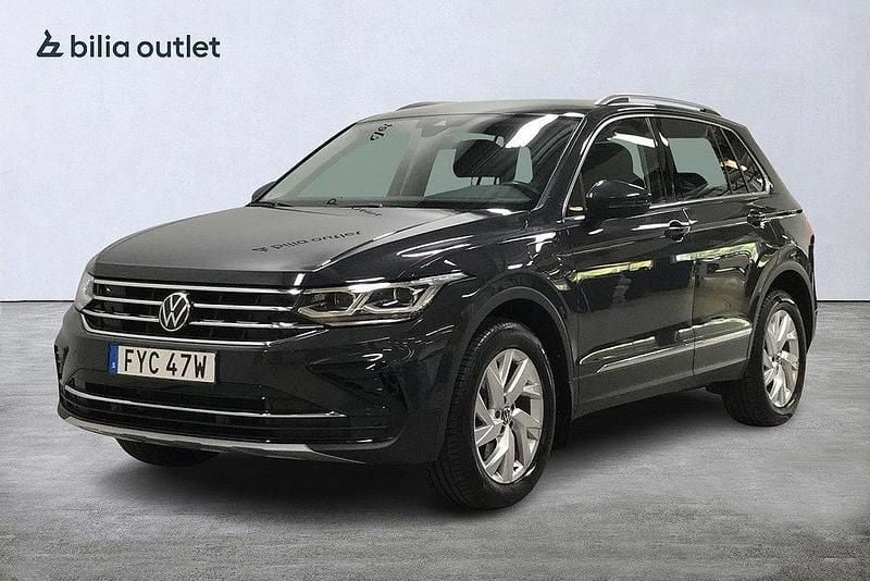 Grå Begagnad 2022 VW Tiguan Elegance SUV | 304 900 kr (Superpris) - Bild 1/4