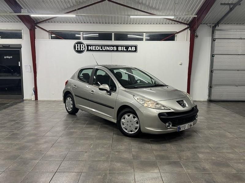 Grå Begagnad 2006 Peugeot 207 Sport | 21 900 kr (Marknadspris) - Bild 1/4