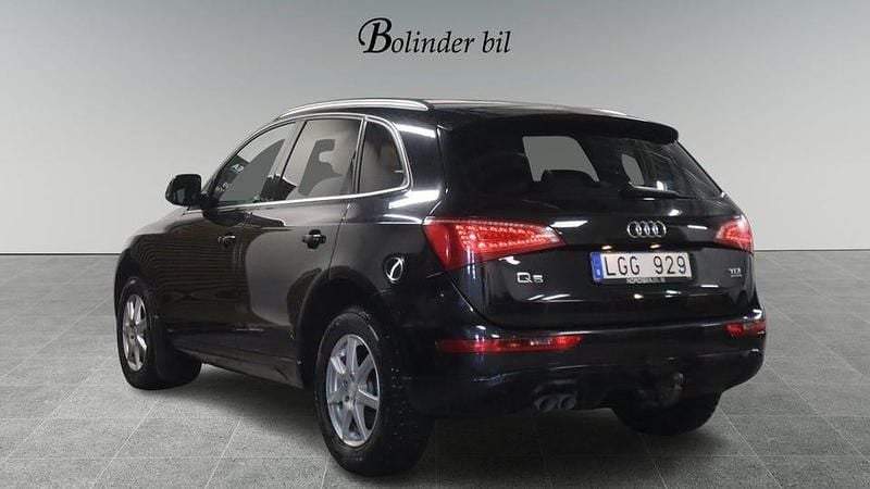 Begagnad Audi Q5 Design 170 HK (125 kW) 2011 Svart SUV