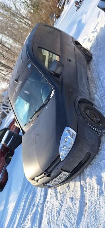 Begagnad Opel Combo 65 HK (47 kW) 2002 Minibuss