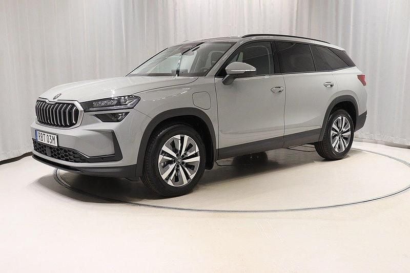 Grå Begagnad 2025 Skoda Kodiaq Business Line SUV | 449 900 kr - Bild 1/4
