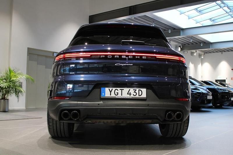 Begagnad Porsche Cayenne 305 HK (224 kW) 2025 Blå SUV